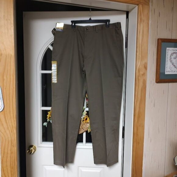 New Haggar Classic Fit Wrinkle Free Brown Premium Khaki Pants Size Men's 40/31 - Picture 1 of 3
